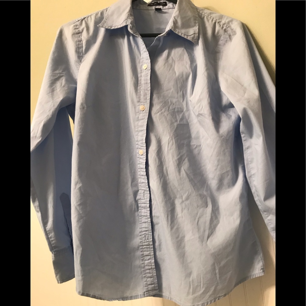 Gap button up